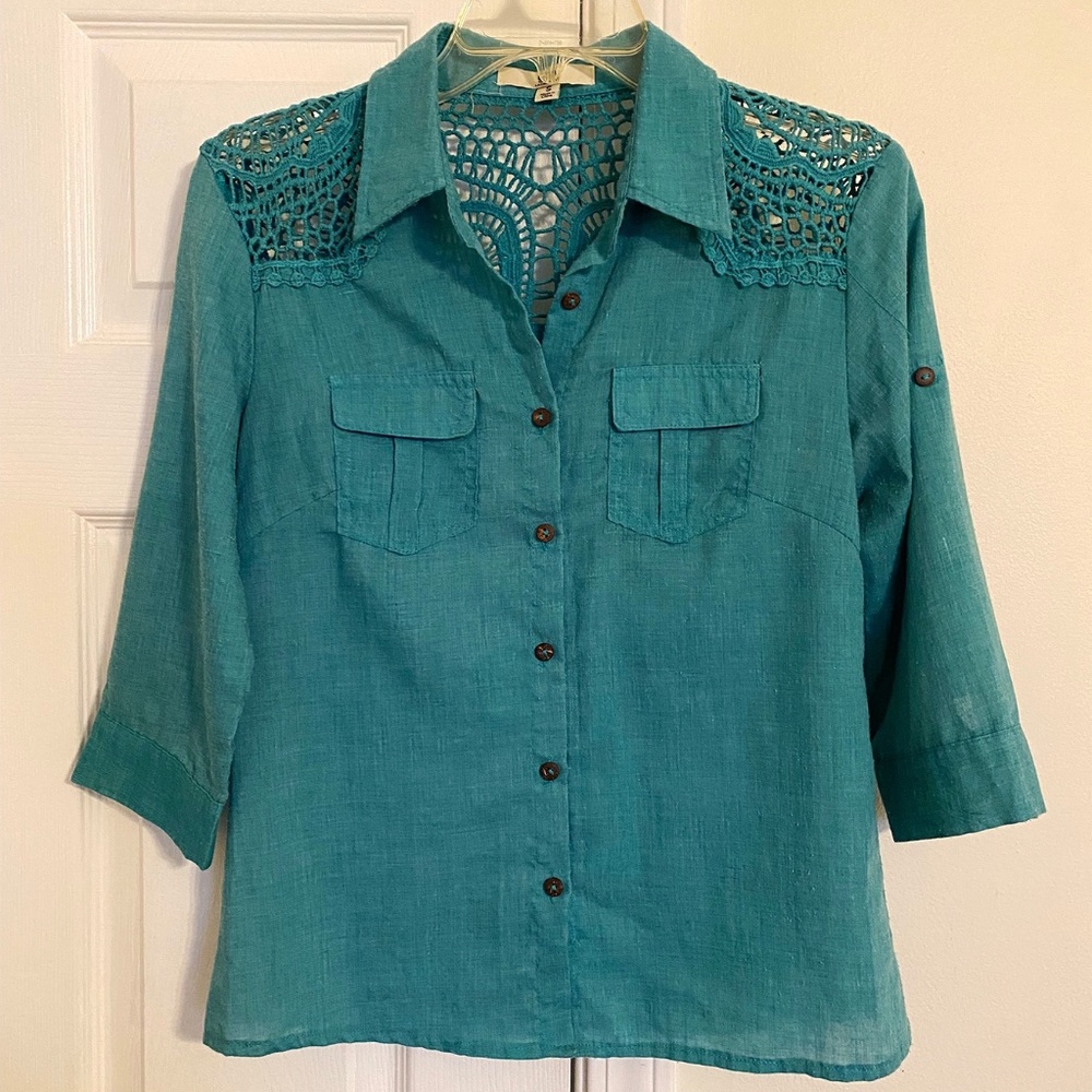 Women's 3/4 Sleeve Button Down Shirt with Lace Knit Shoulders, Size S